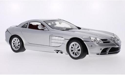 Coche miniatura Mercedes CLA 1/12 Motormax McLaren SLR gris Mercedes CLA 1/12 Motormax McLaren SLR gris coche miniatura