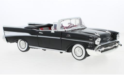 Coche miniatura Chevrolet Bel Air 1/18 Motormax Convertible negro/blanco James Bond 007 - Dr.No 1957 Chevrolet Bel Air 1/18 Motormax Convertible negro/blanco James Bond 007 - Dr.No 1957 coche miniatura