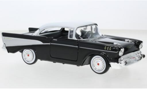 Coche miniatura Chevrolet Bel Air 1/24 Motormax Bel air Hardtop tuning negro/Décorer 1957 Chevrolet Bel Air 1/24 Motormax Bel air Hardtop tuning negro/Décorer 1957 coche miniatura
