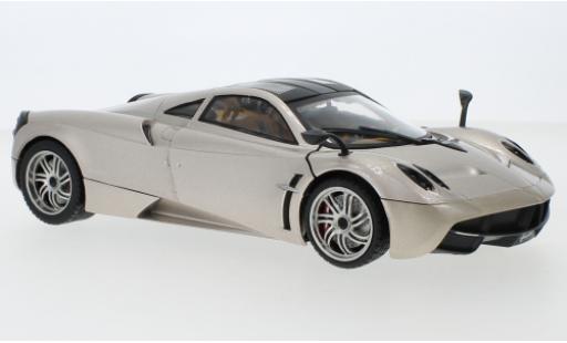 Coche miniatura Pagani Huayra 1/18 Motormax gold Pagani Huayra 1/18 Motormax gold coche miniatura