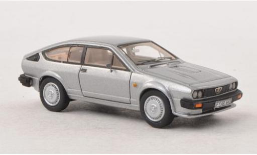 Coche miniatura Alfa Romeo GT 1/87 Neo V 6 gris 1983 Alfa Romeo GT 1/87 Neo V 6 gris 1983 coche miniatura