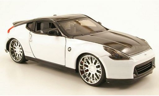 Nissan 370Z Base 1/24 Maisto blanco/negro Tuningversion 2009 coche miniatura