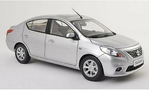 Nissan Sunny Base 1/18 Paudi gris 2010 coche miniatura