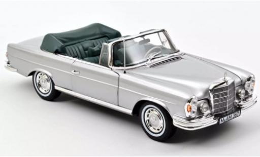 Coche miniatura Mercedes 280 1/18 Norev SE Cabriolet gris 1969 SoftTop liegt bei Mercedes 280 1/18 Norev SE Cabriolet gris 1969 SoftTop liegt bei coche miniatura