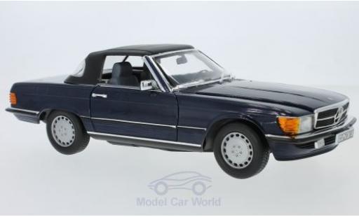 Coche miniatura Mercedes 300 SL 1/18 Norev SL (R 107) metalico azul 1986 Verdeck liegt ein Mercedes 300 SL 1/18 Norev SL (R 107) metalico azul 1986 Verdeck liegt ein coche miniatura