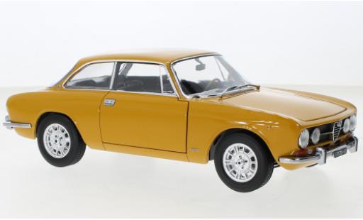 Coche miniatura Alfa Romeo 1750 1/18 Norev GTV amarillo 1970 Alfa Romeo 1750 1/18 Norev GTV amarillo 1970 coche miniatura