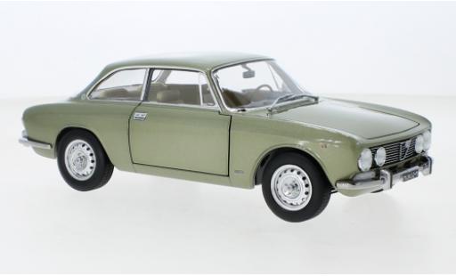 Coche miniatura Alfa Romeo 2000 1/18 Norev GTV metallise verde 1973 Alfa Romeo 2000 1/18 Norev GTV metallise verde 1973 coche miniatura