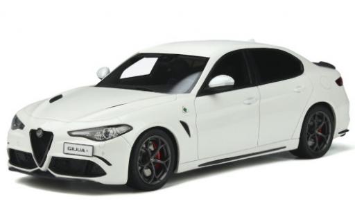 Coche miniatura Alfa Romeo Giulia 1/18 Ottomobile Quadrifoglio blanco 2019 Alfa Romeo Giulia 1/18 Ottomobile Quadrifoglio blanco 2019 coche miniatura