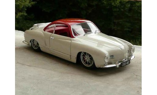 Volkswagen Karmann Base 1/18 Solido low light coche miniatura