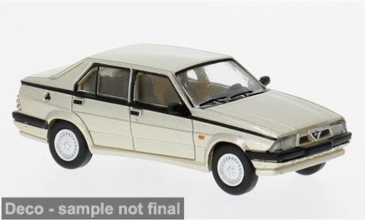 Coche miniatura Alfa Romeo 75 1/87 PCX87 beige 1988 1:87 Alfa Romeo 75 1/87 PCX87 beige 1988 1:87 coche miniatura