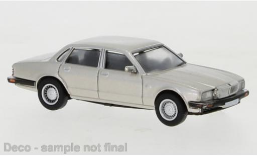 Coche miniatura Jaguar XJ 1/87 PCX87 40 metalico beige 1986 Jaguar XJ 1/87 PCX87 40 metalico beige 1986 coche miniatura
