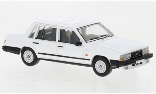 Volvo 740 1/87 PCX87 blanche 1984 coche miniatura