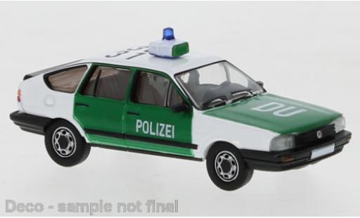Coche miniatura Volkswagen Passat 1/87 PCX87 B2 blanco/verde Polizei Duisburg 1985 Volkswagen Passat 1/87 PCX87 B2 blanco/verde Polizei Duisburg 1985 coche miniatura