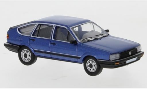 Volkswagen Passat 1/87 PCX87 B2 metalico azul 1985 coche miniatura