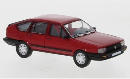 Volkswagen Passat 1/87 PCX87 B2 rojo 1985 coche miniatura