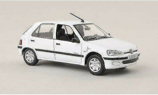 Peugeot 106 Electrique 1/43 Norev blanco 5-portes 1997 coche miniatura