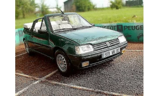 Peugeot 205 CTI 1/18 Solido roland garros cabriolet coche miniatura