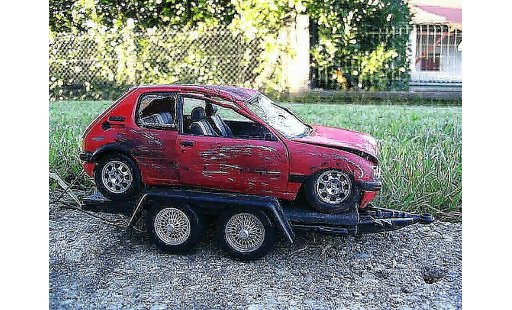 Peugeot 205 GTI 1/18 Solido 1.9 Rouge Vallelunga rojo accidentee coche miniatura