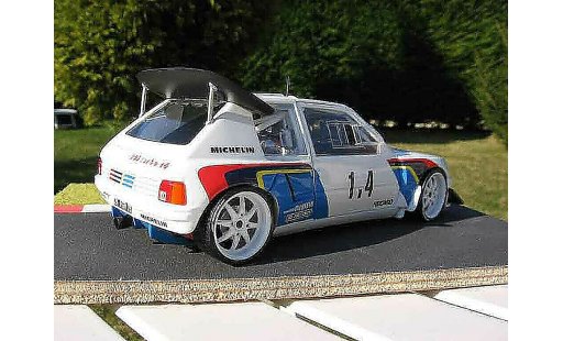Peugeot 205 Turbo 16 1/18 Solido rallye T16 coche miniatura