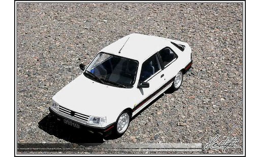Peugeot 309 GTI 16 1/18 Ottomobile soupapes blanco coche miniatura