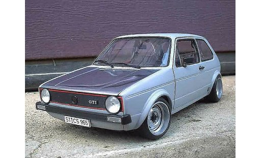 Volkswagen Golf GTI 1/18 Solido jantes toles bords larges capot poli coche miniatura
