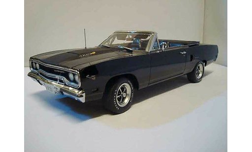 Plymouth GTX Road Runner 1/18 GMP roadrunner 440+6 negro 1970 limitada edition of 1250 coche miniatura