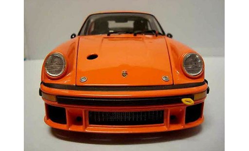 Porsche 934 RSR Turbo 1/18 Exoto naranja coche miniatura