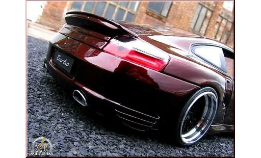 Porsche 911 Turbo 1/18 Autoart peinture cameleon et jantes 20 pouces coche miniatura