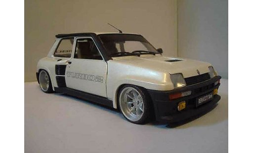 Renault 5 Turbo 1/18 Universal Hobbies 2 blanco coche miniatura