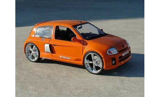 Renault Clio V6 1/18 Universal Hobbies naranja coche miniatura