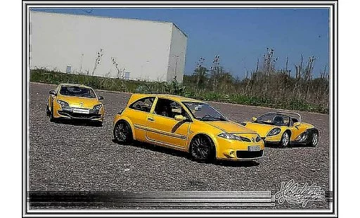 Renault Megane Sport 1/18 Burago rs amarillo siryus coche miniatura