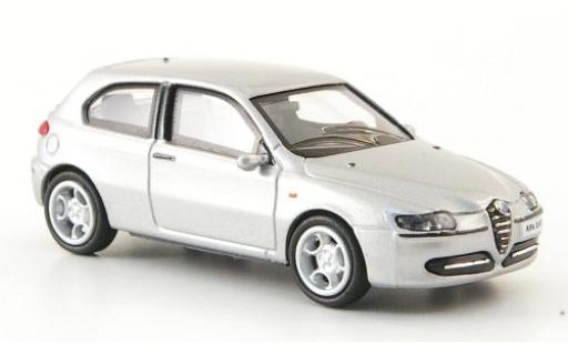 Coche miniatura Alfa Romeo 147 1/87 Ricko gris 2001 Alfa Romeo 147 1/87 Ricko gris 2001 coche miniatura