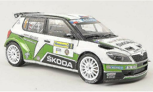 Skoda Fabia S2000 1/18 Abrex No.1 Castrol Barum Rally 2013 /Dresler coche miniatura
