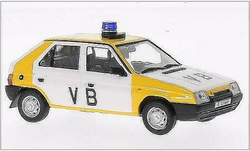 Skoda Favorit Livree Officielle 1/43 Abrex 136L VB vyroci Sametove revoluce amarillo/blanco coche miniatura