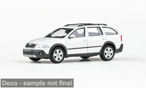 Coche miniatura Skoda Octavia II Combi Scout weiss 2007 1/43 Abrex