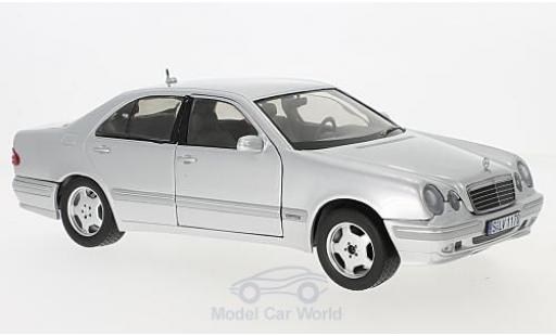 Mercedes Classe E 1/18 Sun Star E320 (W210) gris coche miniatura