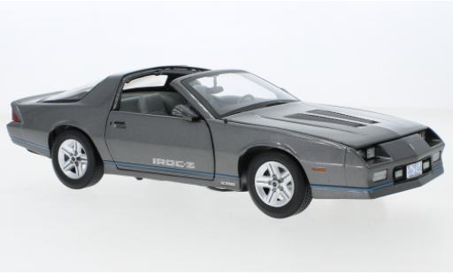 Chevrolet Camaro 1/18 Sun Star IROC-Z metallise gris 1985 coche miniatura