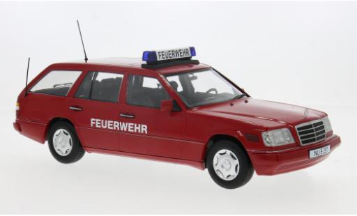 Mercedes Classe E 1/18 Triple 9 Collection T-Modell (S124) 1995 Feuerwehr 1:18 coche miniatura