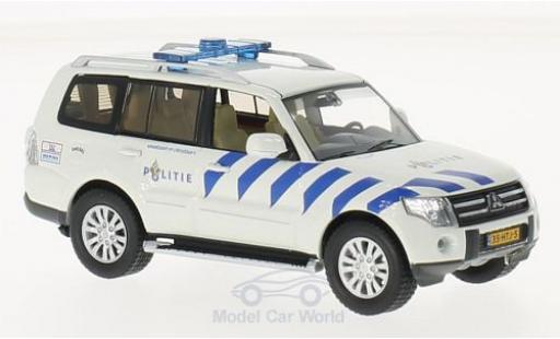 Coche miniatura Mitsubishi Pajero 1/43 Triple 9 Collection blanco/azul Politie Amsterdam (NL) 2013 Mitsubishi Pajero 1/43 Triple 9 Collection blanco/azul Politie Amsterdam (NL) 2013 coche miniatura