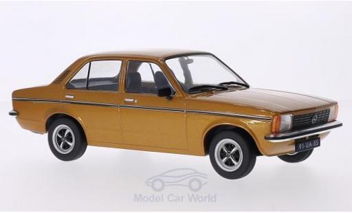 Coche miniatura Opel Kadett E 1/18 Triple 9 Collection C Limousine gold 4-Türer Opel Kadett E 1/18 Triple 9 Collection C Limousine gold 4-Türer coche miniatura