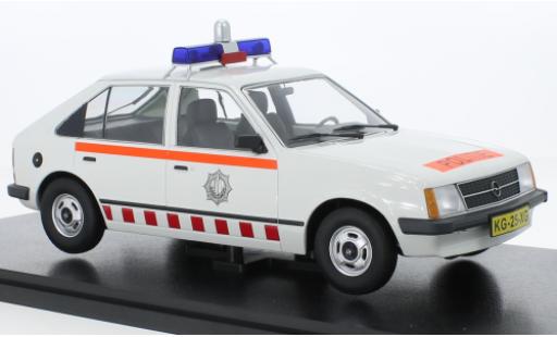 Coche miniatura Opel Kadett 1/18 Triple 9 Collection D Politie (NL) Opel Kadett 1/18 Triple 9 Collection D Politie (NL) coche miniatura
