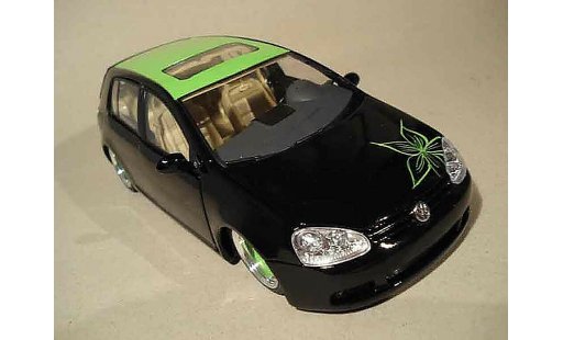 Volkswagen Golf GTI 1/18 Burago german look flower coche miniatura