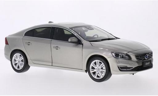 Volvo S60 1/18 Ultimate Diecast metalico beige 2015 coche miniatura