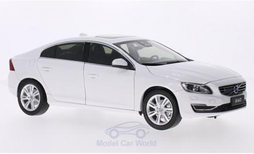 Volvo S60 1/18 Ultimate Diecast metalico blanco 2015 coche miniatura