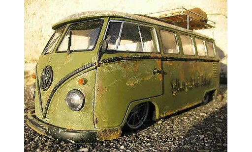 Volkswagen Combi Base 1/18 Welly 1962 rusty split coche miniatura