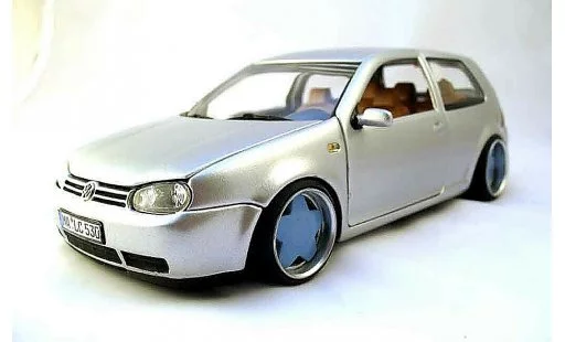 Volkswagen Golf GTI 1/18 Revell german look jantes borbet tipoe a coche miniatura