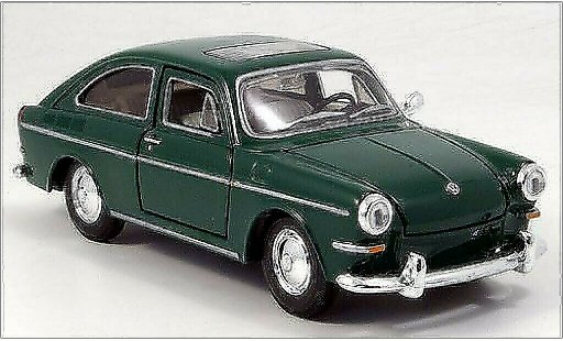 Volkswagen 1600 Base 1/24 Maisto Fastback verde coche miniatura