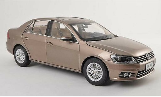 Volkswagen Bora Base 1/18 Paudi beige 2012 coche miniatura