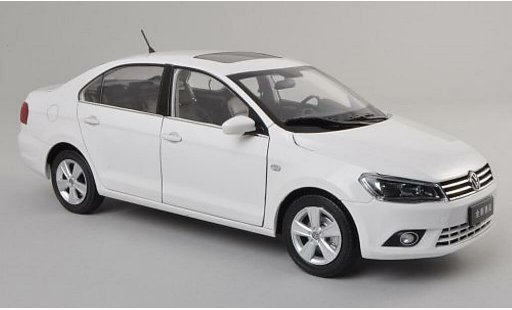 Volkswagen Jetta Base 1/18 Paudi blanco 2012 coche miniatura
