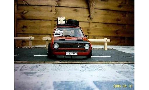 Volkswagen Golf GTI 1/18 Solido german old school coche miniatura